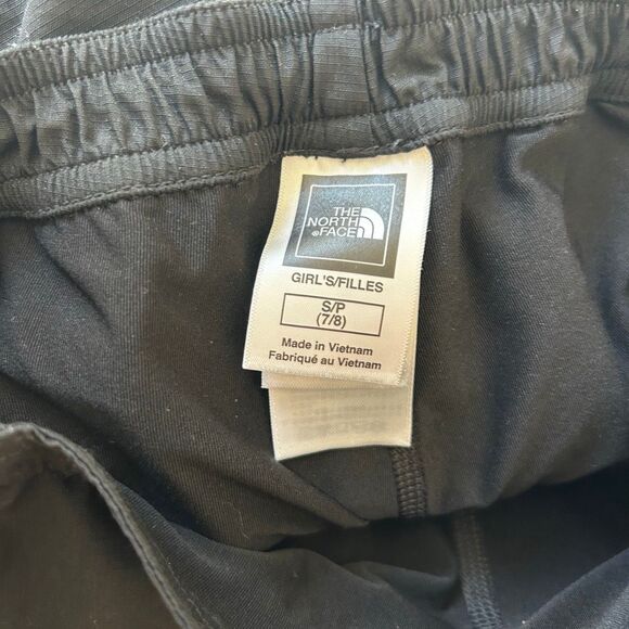 The North Face Girls Black Hiking Shorts Size Small 7/8 Outdoor Activewear - Picture 3 of 8